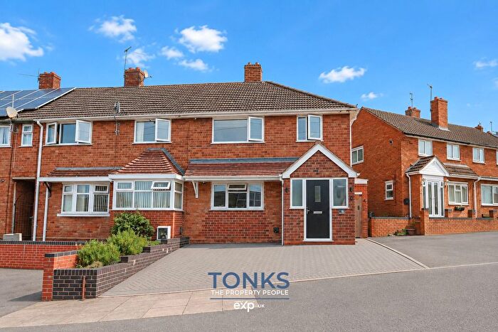 3 Bedroom End Of Terrace House For Sale In Coppice Road, Cradley Heath, B64