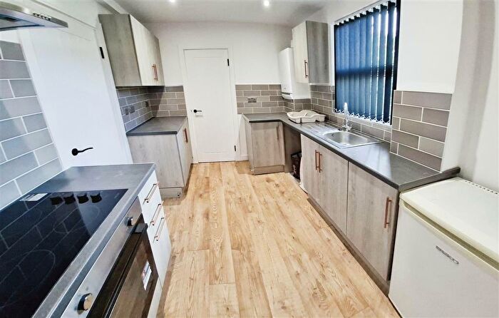 3 Bedroom House To Rent In Pentregethin Road, Ravenhill, Swansea, SA5