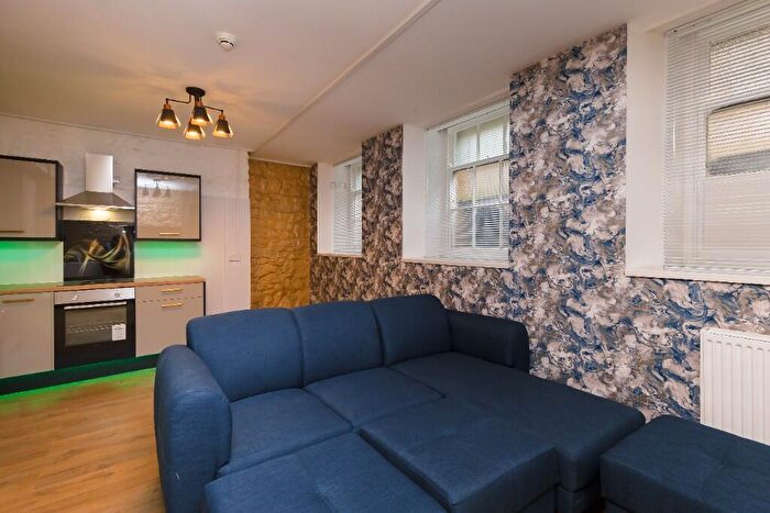 3 Bedroom Apartment To Rent In Leazes Terrace, Newcastle Upon Tyne, NE1