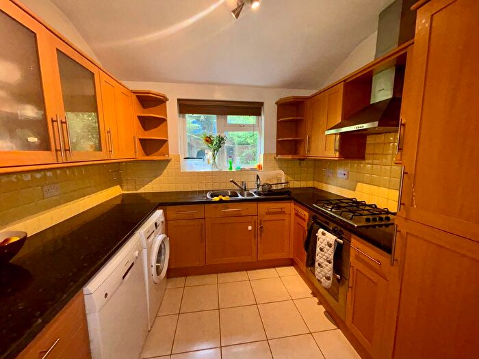 3 Bedroom Semi-Detached House To Rent In Cambridge Road, St.Albans, AL1