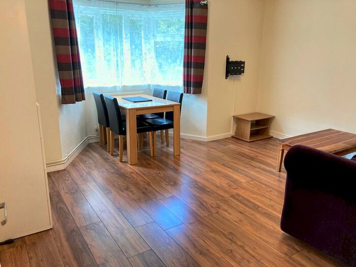 1 Bedroom Flat To Rent In Very Near Hart Grove Area, Ealing Common, W5