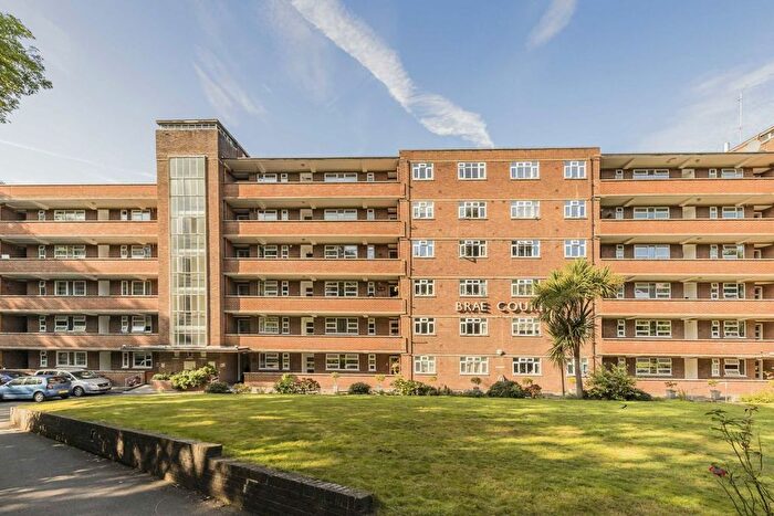 3 Bedroom Flat To Rent In Kingston Hill, Kingston Upon Thames, KT2