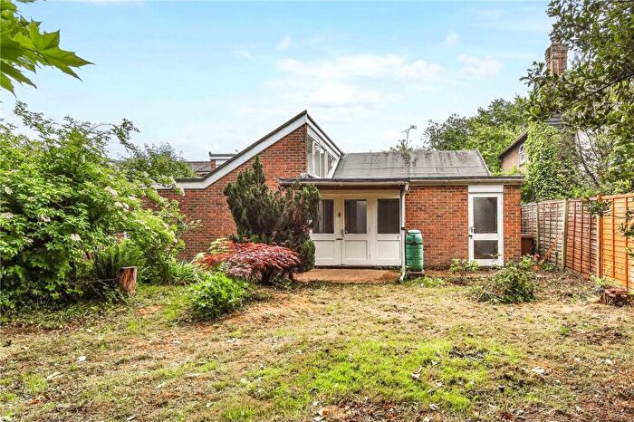 3 Bedroom Bungalow For Sale In Dragon Street, Petersfield, Hampshire, GU31