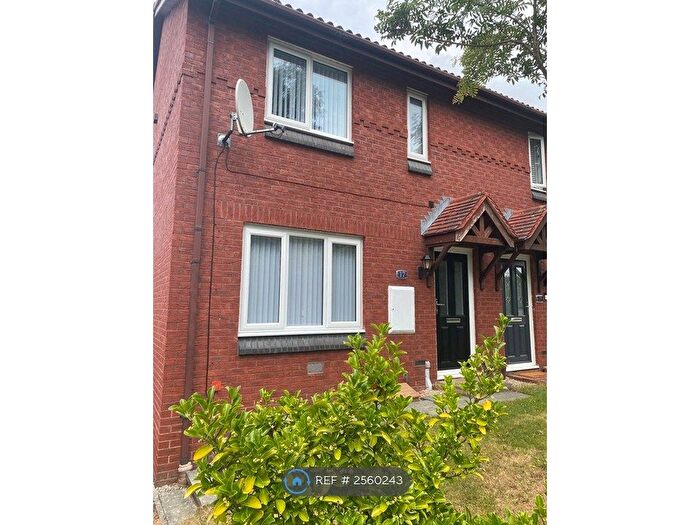 3 Bedroom Semi-Detached House To Rent In Hillsdown Drive, Deeside, CH5