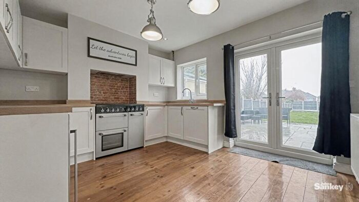 3 Bedroom Detached House For Sale In Chesterfield Road North, Pleasley, NG19