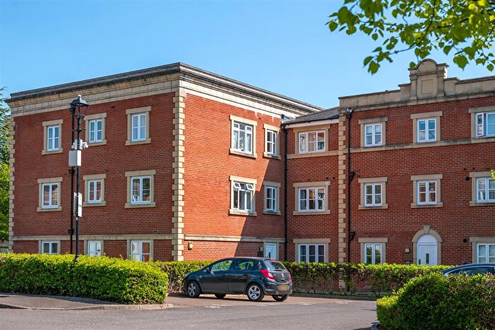 1 Bedroom Flat For Sale In Talfourd Way, Redhill, RH1