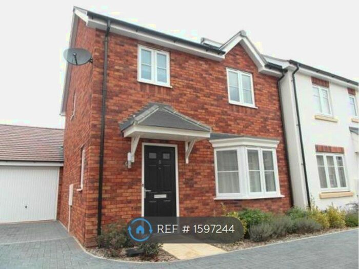 3 Bedroom End Of Terrace House To Rent In Beni Close, Cheltenham, GL51