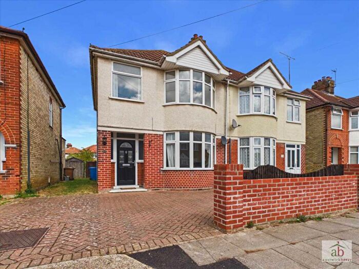 3 Bedroom Semi Detached House To Rent In Beverley Road, Ipswich, IP4