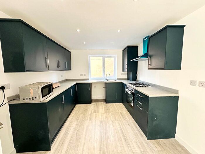 3 Bedroom Semi-Detached House To Rent In Bolsover Street, Hucknall, NG15