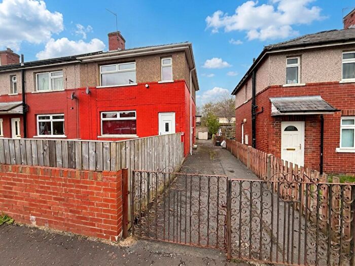 2 Bedroom End Of Terrace House For Sale In Backhold Drive, Halifax, HX3