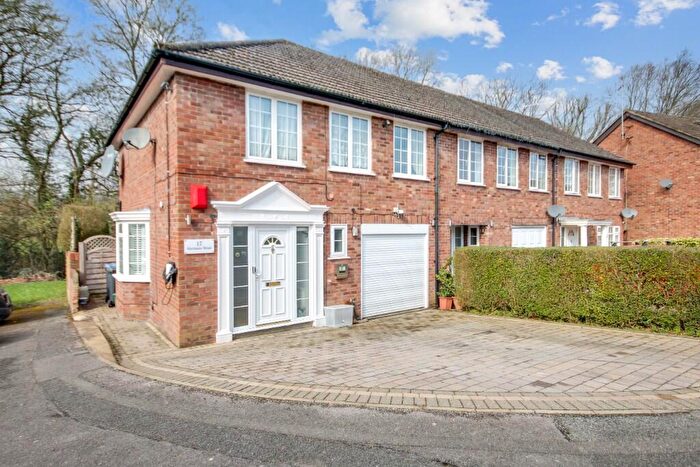3 Bedroom End Of Terrace House For Sale In Harmans Mead, East Grinstead, West Sussex, RH19