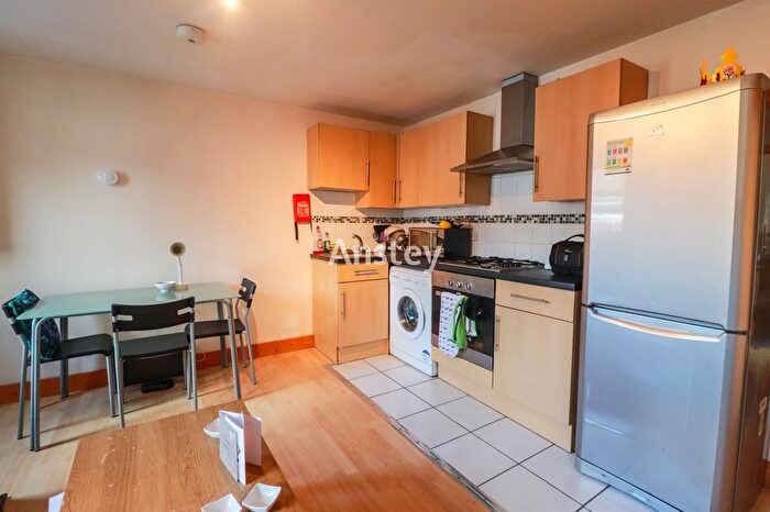 4 Bedroom Flat To Rent In Portswood Road, Southampton, Hampshire, SO17