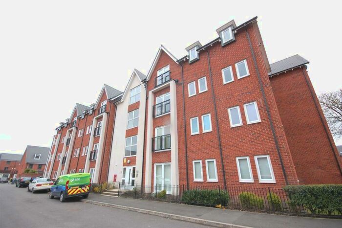 2 Bedroom Flat To Rent In Houseman Crescent, West Didsbury, M20