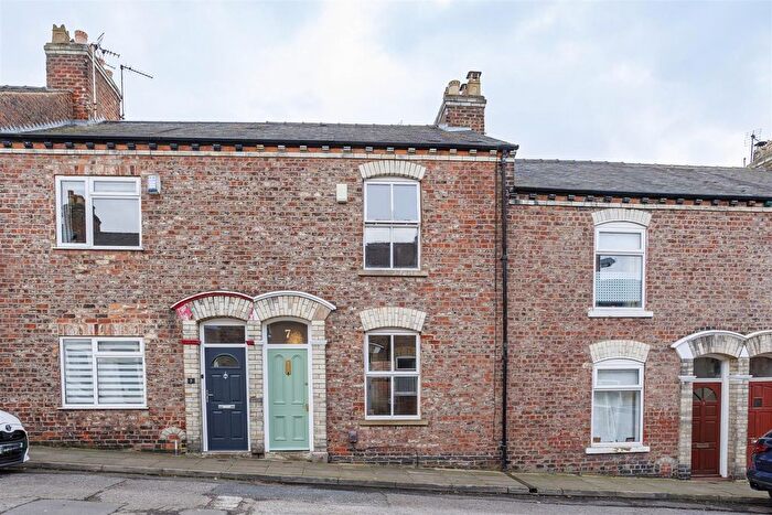3 Bedroom Terraced House For Sale In Adelaide Street, York, YO23