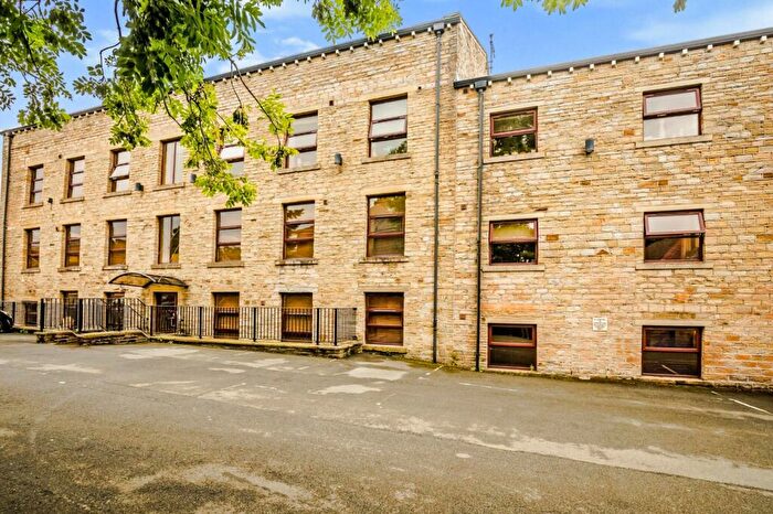 1 Bedroom Apartment To Rent In New Hey Road, Marsh, Huddersfield, West Yorkshire, HD3