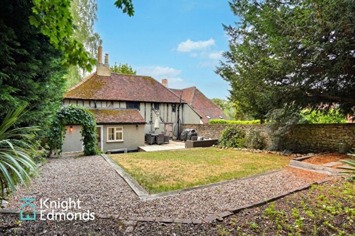 3 Bedroom Cottage For Sale In Ashford Road, Weavering, ME14