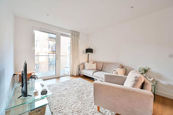 2 Bedroom Flat To Rent In Ashton Reach, Rotherhithe, London, SE16