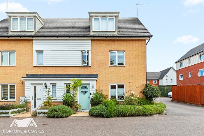 3 Bedroom Semi-Detached House For Sale In Bowhill Way, Harlow, CM20