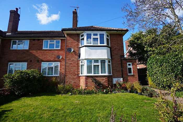 2 Bedroom Flat For Sale In Tyzack Road, High Wycombe, HP13