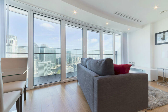 Apartment To Rent In Arena Tower, Crossharbour Plaza, Canary Wharf, London, E14