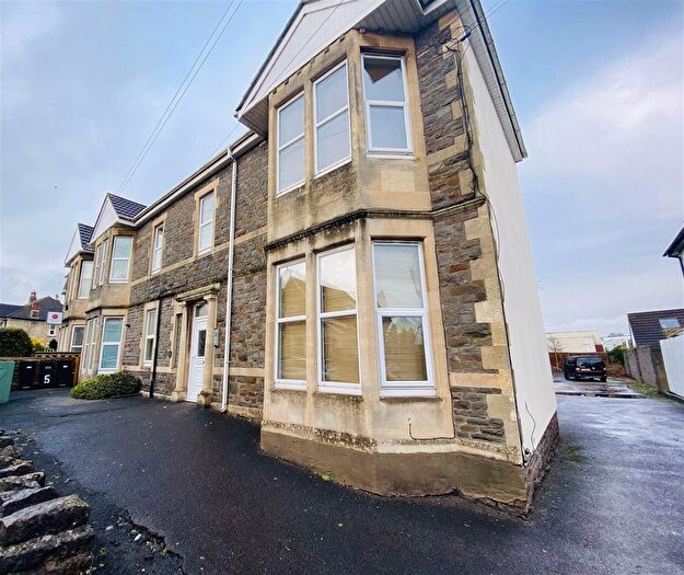 1 Bedroom Flat To Rent In Charlton Road, Keynsham, Bristol, BS31