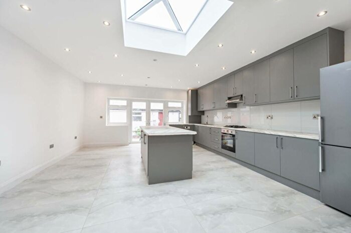 4 Bedroom Semi-Detached House To Rent In Eden Close, Alperton, Wembley, HA0