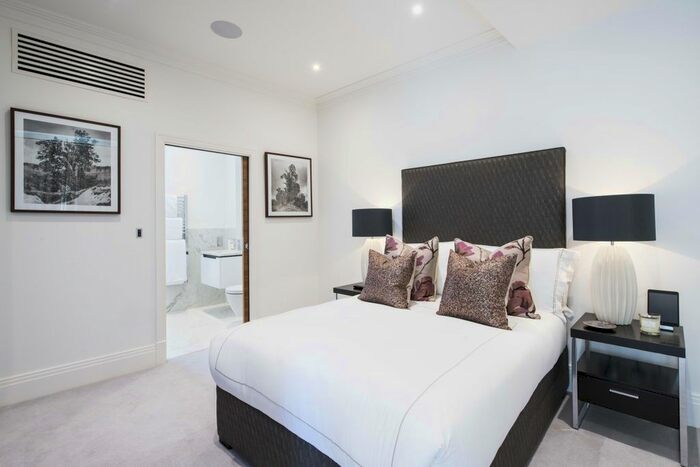 3 Bedroom Flat To Rent In Rainville Road, London, W6