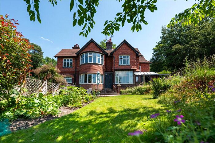 2 Bedroom Apartment For Sale In Rockdale Drive, Grayshott, Hindhead, Hampshire, GU26