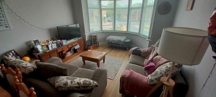 2 Bedroom Flat To Rent In Harrogate Road, Leeds, LS17