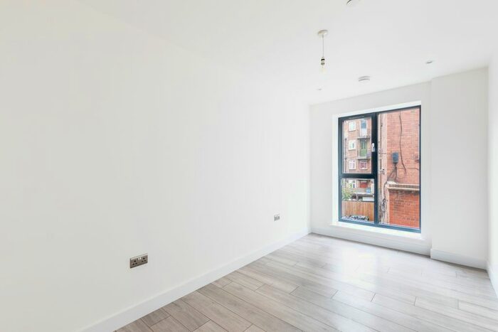 3 Bedroom Flat To Rent In Sophia Court, A Thanet Place, Croydon, CR0