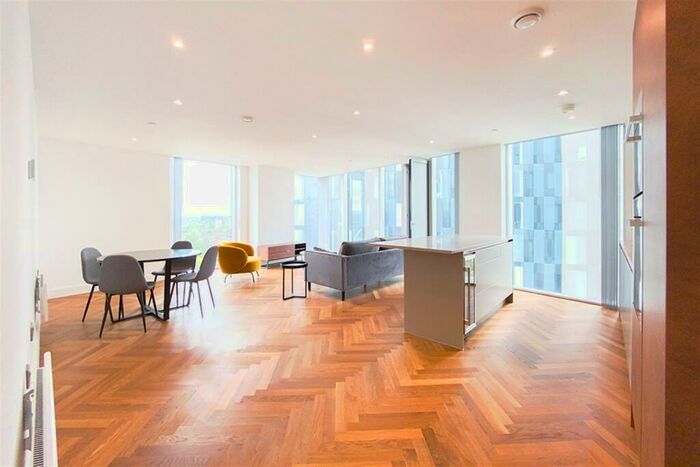 2 Bedroom Apartment To Rent In East Tower, Owen Street, M15