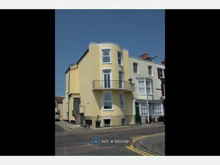 2 Bedroom Flat To Rent In Hardres Street, Ramsgate CT11