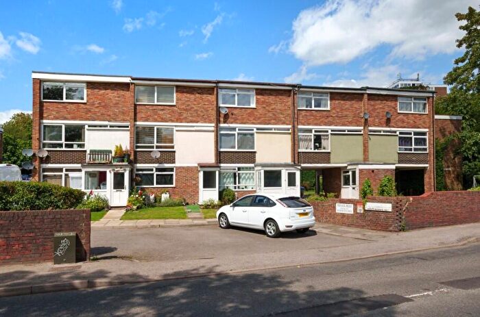 2 Bedroom Apartment To Rent In Woking, Surrey, GU22
