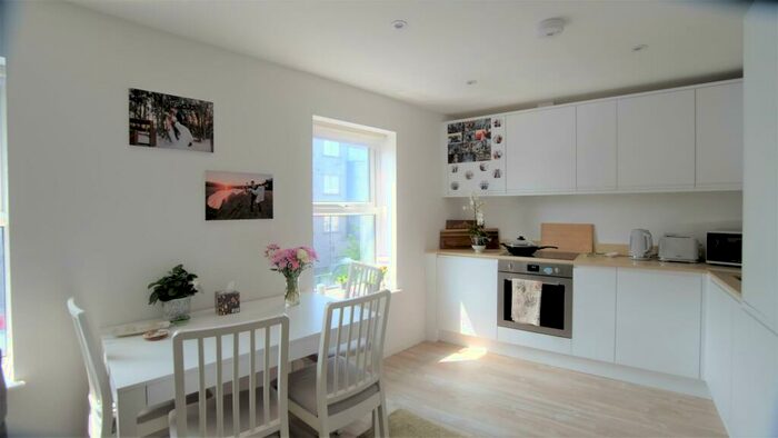 1 Bedroom Apartment To Rent In Fortune Green Road, West Hampstead, NW6