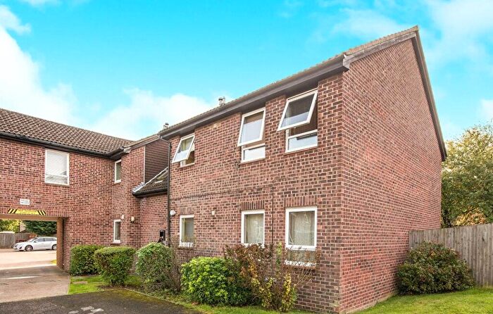 1 Bedroom Flat For Sale In Shepperton Close, Lords Wood, Chatham, Kent, ME5