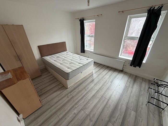 4 Bedroom Terraced House To Rent In Lea Road, Southall, UB2