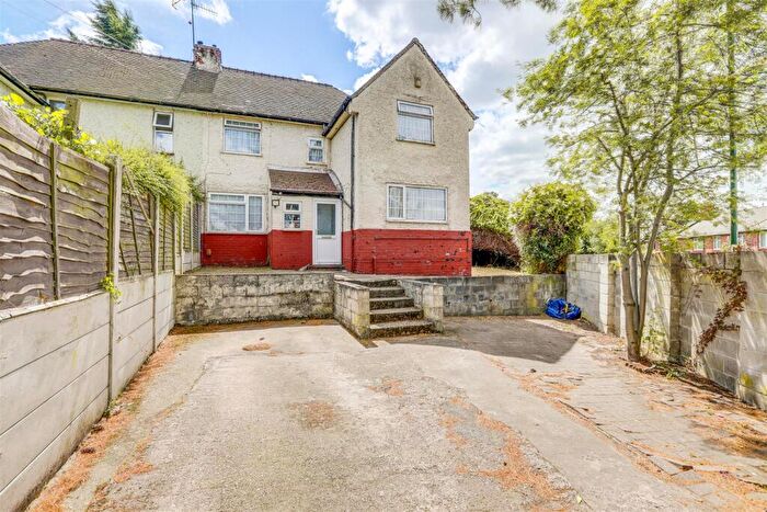 3 Bedroom Semi-Detached House For Sale In Broad Walk, Nottingham, Nottinghamshire, NG6