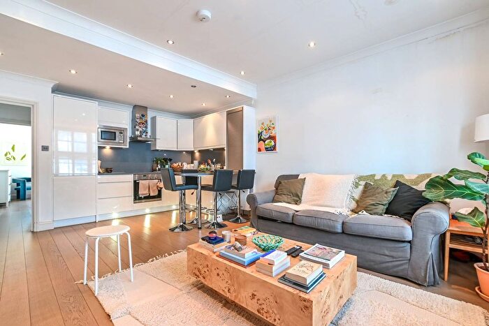 2 Bedroom Flat For Sale In Gloucester Terrace, Bayswater, London, W2