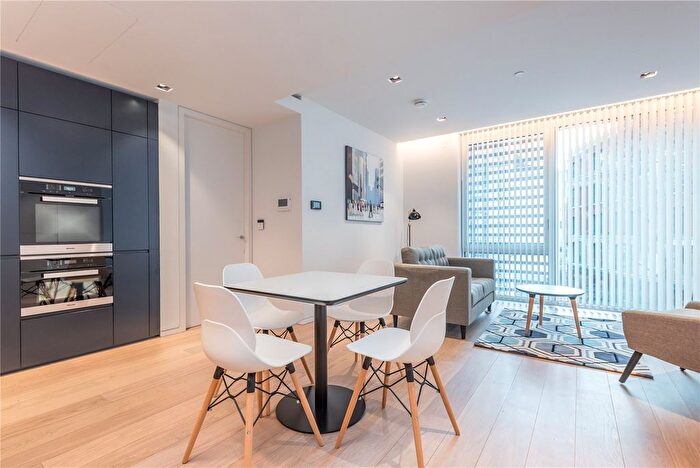 1 Bedroom Flat To Rent In Bartholomew Close, Barbican, Farringdon, EC1A