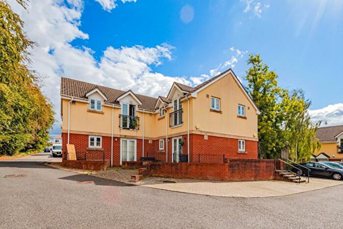 2 Bedroom Flat To Rent In Coombe Brook Close, Kingswood, Bristol, BS15