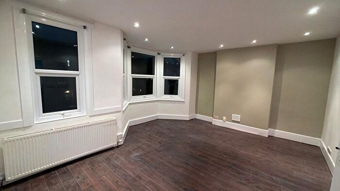 2 Bedroom Flat To Rent In Lodge Road, Croydon, CR0