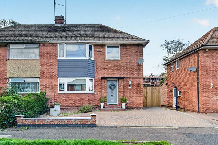 3 Bedroom Semi Detached House For Sale In Greenfield Avenue, Kettering, NN15