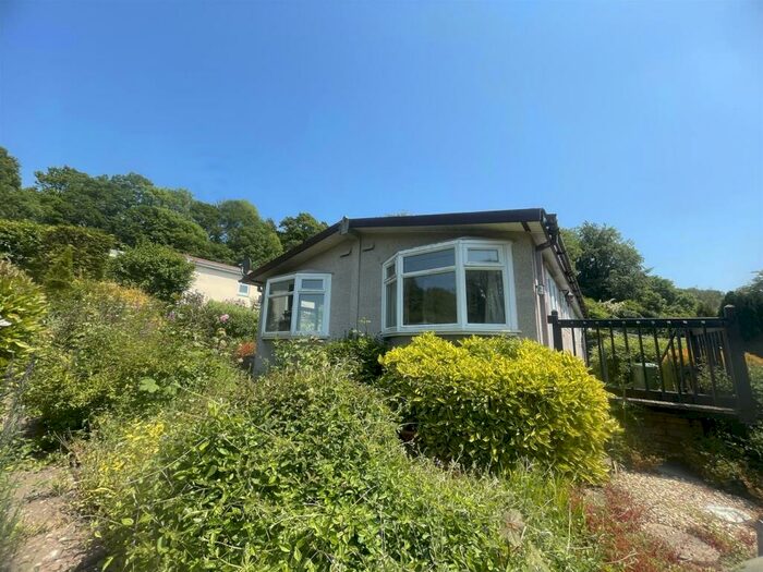 2 Bedroom Park Home To Rent In Hopeswood Park, Longhope, GL17