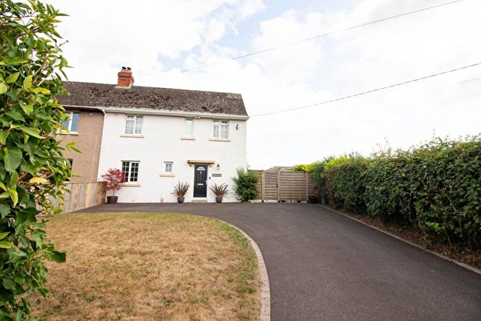 4 Bedroom Semi-Detached House For Sale In Whitechaple Lane, Oldford, BA11