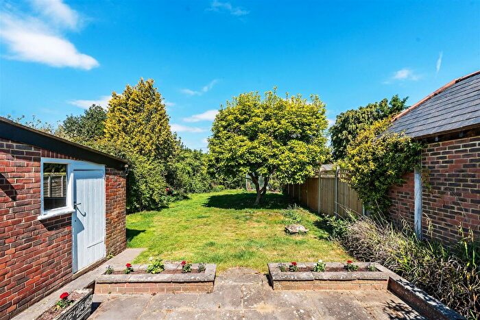 3 Bedroom Detached House To Rent In Lower Road, Great Bookham, KT23