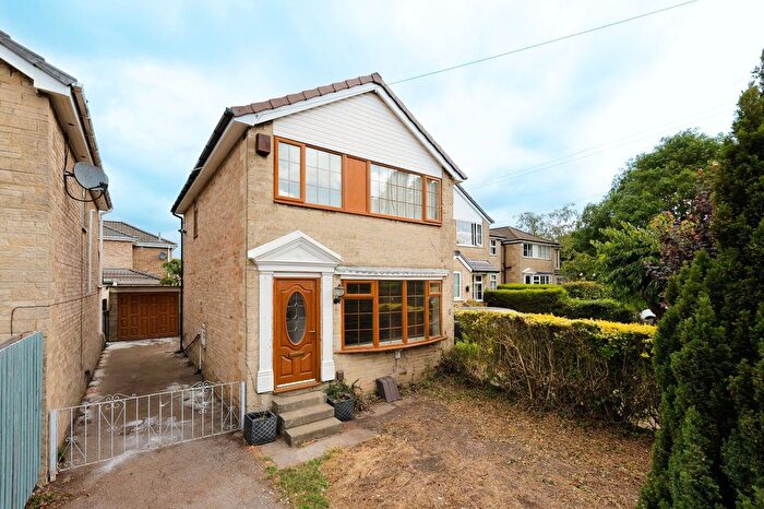3 Bedroom Detached House For Sale In Clover Court, Calverley, Pudsey, West Yorkshire, LS28