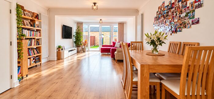 3 Bedroom Terraced House For Sale In Whybridge Close, Rainham, RM13