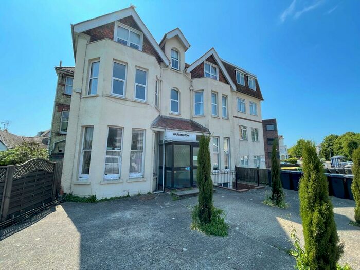 Flat To Rent In Upper Avenue, Eastbourne, BN21