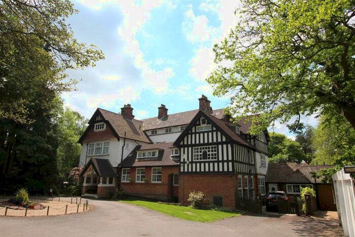 1 Bedroom Flat To Rent In Tower Road, Hindhead, GU26