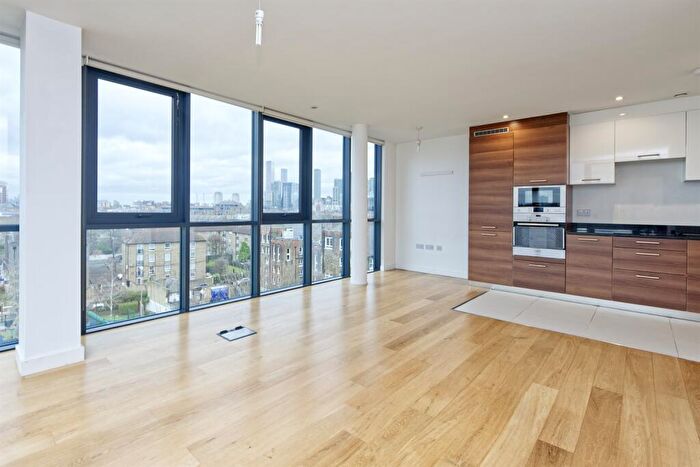 2 Bedroom Apartment To Rent In Forge Square, E14